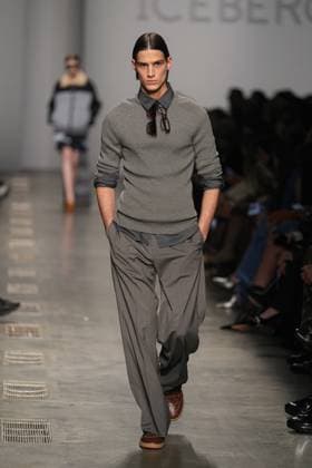 Milan, Italy: Milan, Milan Women s Fashion Week: Fall Winter 2025 26 - Women s Fashion, Fall Winter 2025 26 - Iceberg fashion show - catwalk in the photo: Model Milan Italy  - ZUMAp169 20250225_zea_p169_552 Copyright: xRiccardoxGIordanox