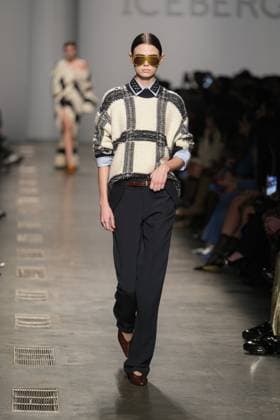 Milan, Italy: Milan, Milan Women s Fashion Week: Fall Winter 2025 26 - Women s Fashion, Fall Winter 2025 26 - Iceberg fashion show - catwalk in the photo: Model Milan Italy  - ZUMAp169 20250225_zea_p169_566 Copyright: xRiccardoxGIordanox