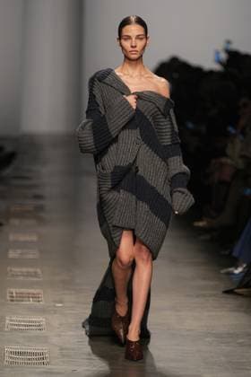 Milan, Italy: Milan, Milan Women s Fashion Week: Fall Winter 2025 26 - Women s Fashion, Fall Winter 2025 26 - Iceberg fashion show - catwalk in the photo: Model Milan Italy  - ZUMAp169 20250225_zea_p169_568 Copyright: xRiccardoxGIordanox