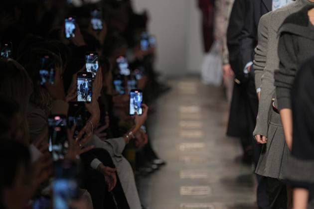Milan, Italy: Milan, Milan Women s Fashion Week: Fall Winter 2025 26 - Women s Fashion, Fall Winter 2025 26 - Iceberg fashion show - catwalk in the photo: Model Milan Italy  - ZUMAp169 20250225_zea_p169_574 Copyright: xRiccardoxGIordanox