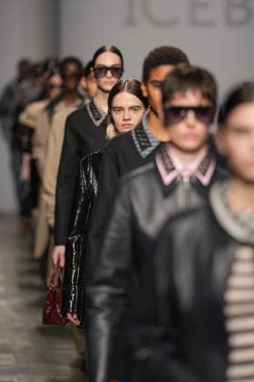 Milan, Italy: Milan, Milan Women s Fashion Week: Fall Winter 2025 26 - Women s Fashion, Fall Winter 2025 26 - Iceberg fashion show - catwalk in the photo: Model Milan Italy  - ZUMAp169 20250225_zea_p169_575 Copyright: xRiccardoxGIordanox