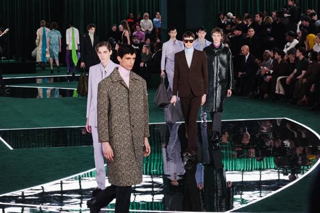Milan, Italy: Milan, Milan Women s Fashion Week: Fall Winter 2025 - Women s Fashion, Fall Winter 2025 - Gucci Fashion Show - Catwalk. In the photo: Model- Women s Fashion, Fall Winter 2025 - Gucci Fashion Show - Catwalk. In the photo: Model Milan Italy  - ZUMAp169 20250225_zea_p169_584 Copyright: xAlessandroxBremecx