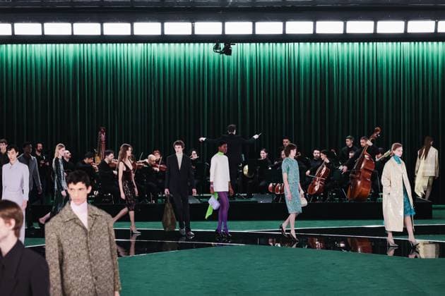 Milan, Italy: Milan, Milan Women s Fashion Week: Fall Winter 2025 - Women s Fashion, Fall Winter 2025 - Gucci Fashion Show - Catwalk. In the photo: Model- Women s Fashion, Fall Winter 2025 - Gucci Fashion Show - Catwalk. In the photo: Model Milan Italy  - ZUMAp169 20250225_zea_p169_589 Copyright: xAlessandroxBremecx