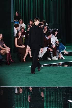 Milan, Milan, Milan Women s Fashion Week: Fall Winter 2025 - Gucci Fashion Show - Catwalk Milan, Milan Women s Fashion Week: Fall Winter 2025 - Women s Fashion, Fall Winter 2025 - Gucci Fashion Show - Catwalk. In the photo: Model- Women s Fashion, Fall Winter 2025 - Gucci Fashion Show - Catwalk. In the photo: Model Milan Italy  Copyright: xIPA ABACAx