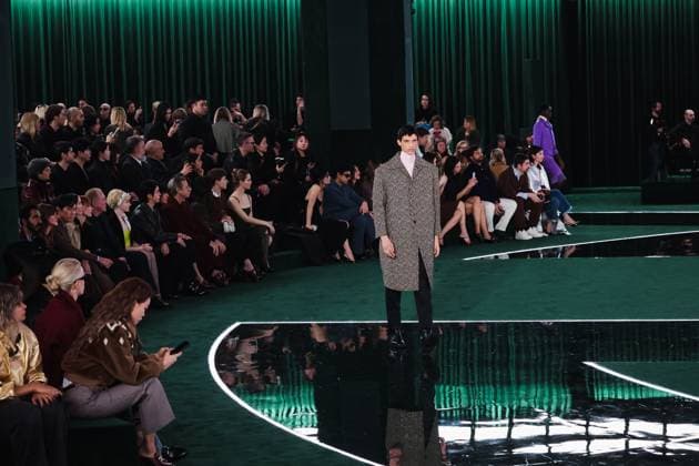 Milan, Italy: Milan, Milan Women s Fashion Week: Fall Winter 2025 - Women s Fashion, Fall Winter 2025 - Gucci Fashion Show - Catwalk. In the photo: Model- Women s Fashion, Fall Winter 2025 - Gucci Fashion Show - Catwalk. In the photo: Model Milan Italy  - ZUMAp169 20250225_zea_p169_610 Copyright: xAlessandroxBremecx