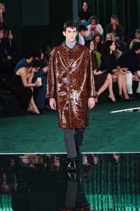 Milan, Italy: Milan, Milan Women s Fashion Week: Fall Winter 2025 - Women s Fashion, Fall Winter 2025 - Gucci Fashion Show - Catwalk. In the photo: Model- Women s Fashion, Fall Winter 2025 - Gucci Fashion Show - Catwalk. In the photo: Model Milan Italy  - ZUMAp169 20250225_zea_p169_611 Copyright: xAlessandroxBremecx
