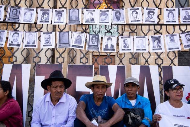 News Themen der Woche KW09 February 25, 2025, Guatemala City, Guatemala City, Guatemala: In the framework of the National Day of Dignity of the Victims of the Internal Armed Conflict, ancestral authorities and members of different organizations carried out a march, calling on the authorities of Guatemala, especially President BERNARDO AREVALO, to carry out the creation of the National Plan for Dignity and Reparation, among other measures. A Mayan ceremony was held in memory of the victims. Guatemala City Guatemala - ZUMAc254 20250225_zip_c254_020 Copyright: xFernandoxChuyx