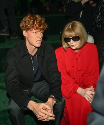 Entertainment Bilder des Tages Milan, Milan Women s Fashion Week: Fall Winter 2025 - Women s Fashion, Fall Winter 2025.- Gucci fashion show - guests in the photo: Jannik Sinner, Anna Wintour  Copyright: xSimonaxChiocciax xipa-agency.netx xSimonaxChiocciax IPA_Agency_IPA54567185