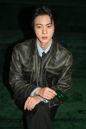 Milan, Milan Women s Fashion Week: Fall Winter 2025 - Gucci Fashion Show - Guests Milan, Milan Women s Fashion Week: Fall Winter 2025 - Women s Fashion, Fall Winter 2025.- Gucci fashion show - guests in the photo: Jin MILAN Italy  Copyright: xIPA ABACAx