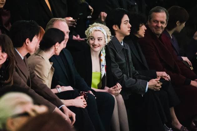 Milan, Milan Women s Fashion Week: Fall Winter 2025 - Gucci Fashion Show - Front Row Guests Milan, Milan Women s Fashion Week: Fall Winter 2025 - Women s Fashion, Fall Winter 2025 - Gucci Fashion Show - Guests. In the photo: Julia Garner (Actress) Milan Italy  Copyright: xIPA ABACAx