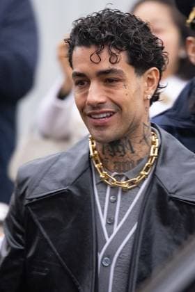 News - Gucci - Arrivals - Milan Fashion Week - Womenswear Fall Winter 2025 2026 Tony Effe is seen leaving the Gucci fashion show during the Milan Fashion Week - Womenswear Fall Winter 2025 2026 on February 25, 2025 in Milan, Italy. Photo: Cinzia Camela. MILAN Superstudio Maxi Italy Copyright: xCinziaxCamelax xLiveMediax LPN_1750621