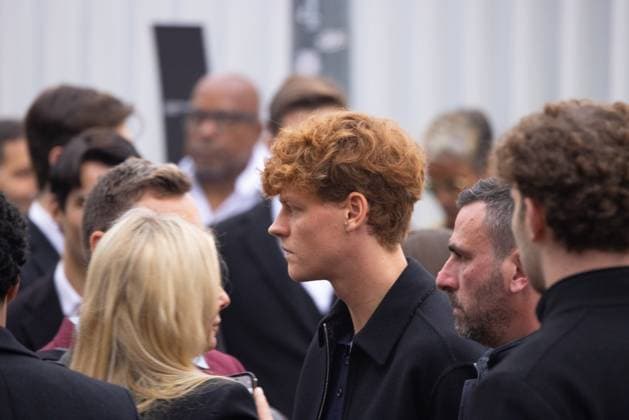 News - Gucci - Arrivals - Milan Fashion Week - Womenswear Fall Winter 2025 2026 Jannik Sinner is seen leaving the Gucci fashion show during the Milan Fashion Week - Womenswear Fall Winter 2025 2026 on February 25, 2025 in Milan, Italy. Photo: Cinzia Camela. MILAN Superstudio Maxi Italy Copyright: xCinziaxCamelax xLiveMediax LPN_1750626