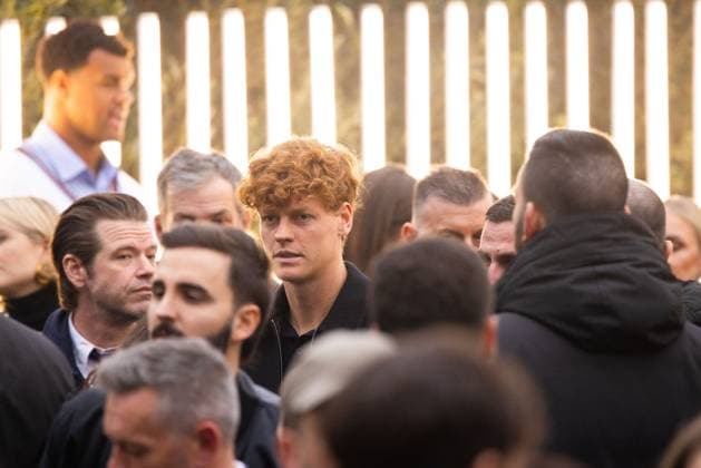News - Gucci - Arrivals - Milan Fashion Week - Womenswear Fall Winter 2025 2026 Jannik Sinner is seen leaving the Gucci fashion show during the Milan Fashion Week - Womenswear Fall Winter 2025 2026 on February 25, 2025 in Milan, Italy. Photo: Cinzia Camela. MILAN Superstudio Maxi Italy Copyright: xCinziaxCamelax xLiveMediax LPN_1750628