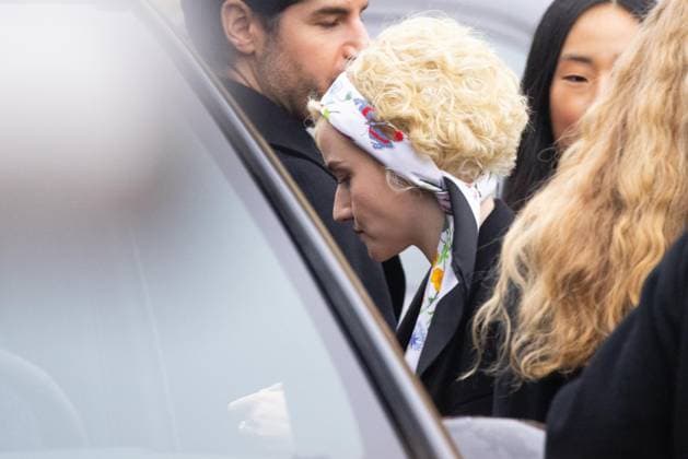 News - Gucci - Arrivals - Milan Fashion Week - Womenswear Fall Winter 2025 2026 Julia Garner is seen leaving the Gucci fashion show during the Milan Fashion Week - Womenswear Fall Winter 2025 2026 on February 25, 2025 in Milan, Italy. Photo: Cinzia Camela. MILAN Superstudio Maxi Italy Copyright: xCinziaxCamelax xLiveMediax LPN_1750630