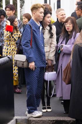 News - Gucci - Arrivals - Milan Fashion Week - Womenswear Fall Winter 2025 2026 Guests are seen leaving the Gucci fashion show during the Milan Fashion Week - Womenswear Fall Winter 2025 2026 on February 25, 2025 in Milan, Italy. Photo: Cinzia Camela. MILAN Superstudio Maxi Italy Copyright: xCinziaxCamelax xLiveMediax LPN_1750644