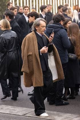 News - Gucci - Arrivals - Milan Fashion Week - Womenswear Fall Winter 2025 2026 Beppe Angiolini is seen leaving the Gucci fashion show during the Milan Fashion Week - Womenswear Fall Winter 2025 2026 on February 25, 2025 in Milan, Italy. Photo: Cinzia Camela. MILAN Superstudio Maxi Italy Copyright: xCinziaxCamelax xLiveMediax LPN_1750665