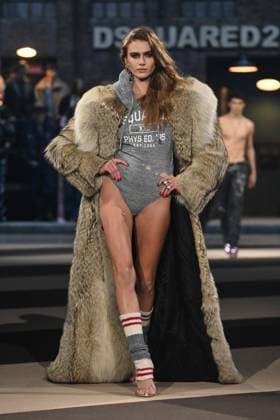 Milan, Milan Women s Fashion Week: Fall Winter 2025 26 - Women s Fashion, Fall Winter 2025 26 - Dsquared2 fashion show - catwalk in the photo: Model  Copyright: xRiccardoxGIordanox xipa-agency.netx xRiccardoxGiordanox IPA_Agency_IPA54582989