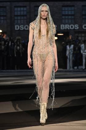 Milan, Milan Women s Fashion Week: Fall Winter 2025 26 - Women s Fashion, Fall Winter 2025 26 - Dsquared2 fashion show - catwalk in the photo: Model  Copyright: xRiccardoxGIordanox xipa-agency.netx xRiccardoxGiordanox IPA_Agency_IPA54582996