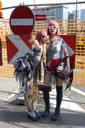 February 26, 2025, Milan, Lombardia, Italy: Milan Womens Fashion Week is taking place from February 25 to March 2, 2025. Fashionistas pose for photographers before the Diesel FW 2025-2026 fashion show. Milan Italy - ZUMAt227 20250226_zip_t227_002 Copyright: xMarinaxTakimotox