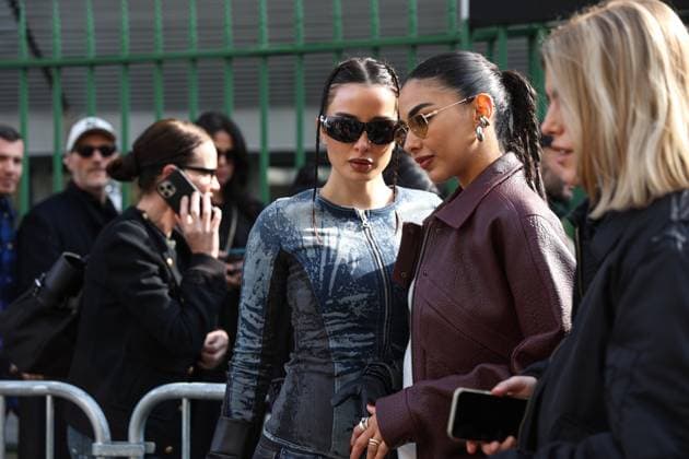 February 26, 2025, Milan, Lombardia, Italy: Milan Womens Fashion Week is taking place from February 25 to March 2, 2025. Fashionistas pose for photographers before the Diesel FW 2025-2026 fashion show. Milan Italy - ZUMAt227 20250226_zip_t227_004 Copyright: xMarinaxTakimotox