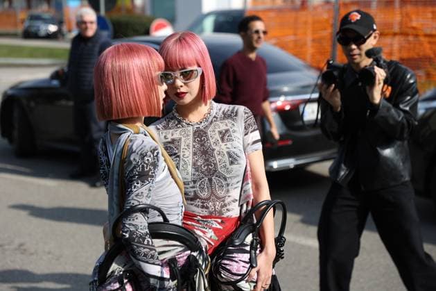 February 26, 2025, Milan, Lombardia, Italy: Milan Womens Fashion Week is taking place from February 25 to March 2, 2025. Fashionistas pose for photographers before the Diesel FW 2025-2026 fashion show. Milan Italy - ZUMAt227 20250226_zip_t227_014 Copyright: xMarinaxTakimotox