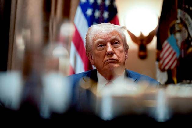 News Themen der Woche KW09 News Bilder des Tages Cabinet Meeting at The White House - Washington US President Donald Trump during a cabinet meeting at the White House in Washington, DC, US, on Wednesday, Feb. 26, 2025. Elon Musk s demand that more than two million federal employees defend their work is facing pushback from other powerful figures in the Trump administration, in a sign that the billionaire s brash approach to overhauling the government is creating division. Photo by Al Drago Pool ABACAPRESS.COM  Copyright: xPool ABACAx