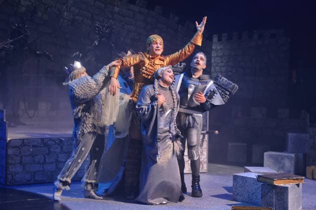 Entertainment Themen der Woche KW09 Entertainment Bilder des Tages 26.02.2025 , Ab in den Ring, Tutti d amore, Ferdinand Keller als Siegfried, Artur Garbas als Gunther, Ludwig Obst als Kriemhild, Ferhat Baday als Hagen, Tischlerei der Deutschen Oper Berlin, Premiere am 28.02.2025, Inszenierung Anna Weber, Berlin Deutschland, Germany *** 26 02 2025 , Ab in den Ring, Tutti d amore, Ferdinand Keller as Siegfried, Artur Garbas as Gunther, Ludwig Obst as Kriemhild, Ferhat Baday as Hagen, Tischlerei der Deutschen Oper Berlin, Premiere on 28 02 2025, Production Anna Weber, Berlin Deutschland, Germany