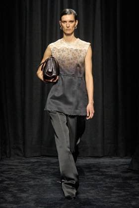 Jil Sander Ready to wear fall winter 2025:26; MILAN February 2025 Jil Sander Ready to wear fall winter 2025:26; MILAN February 2025, Credit:Zeppelin Avalon  Copyright: xZeppelinx xAvalonx 0969489389