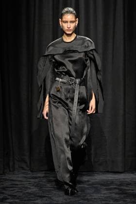 Jil Sander Ready to wear fall winter 2025:26; MILAN February 2025 Jil Sander Ready to wear fall winter 2025:26; MILAN February 2025, Credit:Zeppelin Avalon  Copyright: xZeppelinx xAvalonx 0969489010