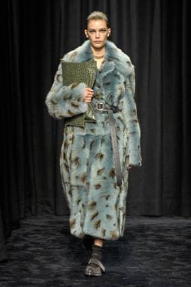 Jil Sander Ready to wear fall winter 2025:26; MILAN February 2025 Jil Sander Ready to wear fall winter 2025:26; MILAN February 2025, Credit:Zeppelin Avalon  Copyright: xZeppelinx xAvalonx 0969488688