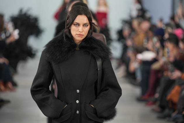 Milan, Italy: Milan, Milan Women s Fashion Week: Fall Winter 2025 26 - Women s Fashion, Fall Winter 2025 26 - Blumarine fashion show - catwalk in the photo: Irina Shayk Milan Italy  - ZUMAp169 20250227_zea_p169_486 Copyright: xRiccardoxGIordanox
