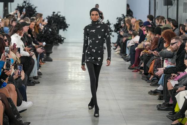 Milan, Italy: Milan, Milan Women s Fashion Week: Fall Winter 2025 26 - Women s Fashion, Fall Winter 2025 26 - Blumarine fashion show - catwalk in the photo: Model Milan Italy  - ZUMAp169 20250227_zea_p169_456 Copyright: xRiccardoxGIordanox