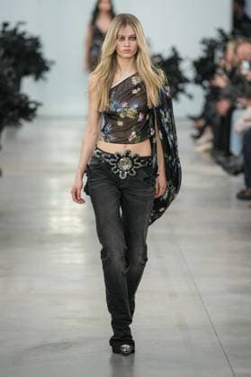 Milan, Italy: Milan, Milan Women s Fashion Week: Fall Winter 2025 26 - Women s Fashion, Fall Winter 2025 26 - Blumarine fashion show - catwalk in the photo: Model Milan Italy  - ZUMAp169 20250227_zea_p169_460 Copyright: xRiccardoxGIordanox