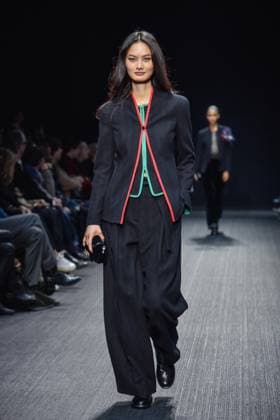February 27, 2025, Milano: A model presents a creation by Emporio Armani at the Milan Fashion Week, in Milan, Italy, 28 February 2025. The Fall Winter 2025 2026 collections are presented until 03 March 2025. .ANSA MATTEO CORNER Milano  - ZUMAa110 20250227_zaf_a110_027 Copyright: xMatteoxCornerx xZ14x
