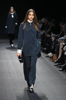 Milan, Milan Women s Fashion Week: Fall Winter 2025 - Women s Fashion, Fall Winter 2025.- Emporio Armani fashion show - guests in the photo: model  Copyright: xSimonaxChiocciax xipa-agency.netx xSimonaxChiocciax IPA_Agency_IPA54654137