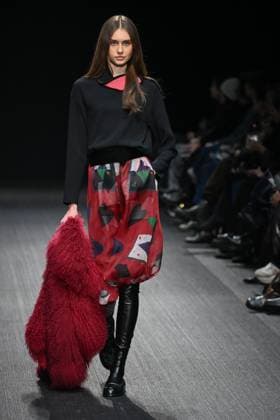 Milan, Milan Women s Fashion Week: Fall Winter 2025 - Women s Fashion, Fall Winter 2025.- Emporio Armani fashion show - guests in the photo: model  Copyright: xSimonaxChiocciax xipa-agency.netx xSimonaxChiocciax IPA_Agency_IPA54654147