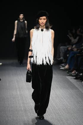 Milan, Milan Women s Fashion Week: Fall Winter 2025 - Women s Fashion, Fall Winter 2025.- Emporio Armani fashion show - guests in the photo: model  Copyright: xSimonaxChiocciax xipa-agency.netx xSimonaxChiocciax IPA_Agency_IPA54654174