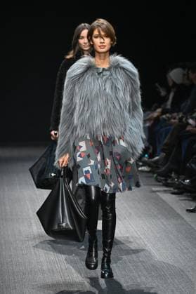 Milan, Italy: Milan, Milan Women s Fashion Week: Fall Winter 2025 - Women s Fashion, Fall Winter 2025.- Emporio Armani fashion show - guests in the photo: model Milan Italy  - ZUMAp169 20250227_zea_p169_744 Copyright: xSimonaxChiocciax