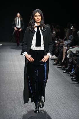 Milan, Italy: Milan, Milan Women s Fashion Week: Fall Winter 2025 - Women s Fashion, Fall Winter 2025.- Emporio Armani fashion show - guests in the photo: model Milan Italy  - ZUMAp169 20250227_zea_p169_758 Copyright: xSimonaxChiocciax