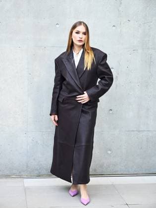 Milan, Milan Women s Fashion Week: Fall Winter 2025 26 - Emporio Armani fashion show - catwalk - In the photo: Camille Razat  Copyright: xSimonaxChiocciax xipa-agency.netx xSimonaxChiocciax IPA_Agency_IPA54655042
