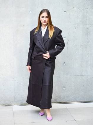 Milan, Milan Women s Fashion Week: Fall Winter 2025 26 - Emporio Armani fashion show - catwalk - In the photo: Camille Razat  Copyright: xSimonaxChiocciax xipa-agency.netx xSimonaxChiocciax IPA_Agency_IPA54655057