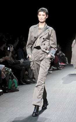 Milan, Women s Fashion, Emporio Armani Fashion Show  Copyright: xMaurizioxMaulex xipa-agency.netx xMaurizioxMaulex IPA_Agency_IPA54657766