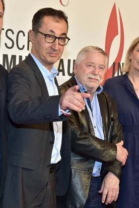 16 MusikAutorenPreis 2025 Wolf Biermann, Cem Özdemir (Bündnis 90 Die Grünen) beim 16. MusikAutorenPreis 2025 im Hotel Ritz Charlton in Berlin, am 27.02.2025