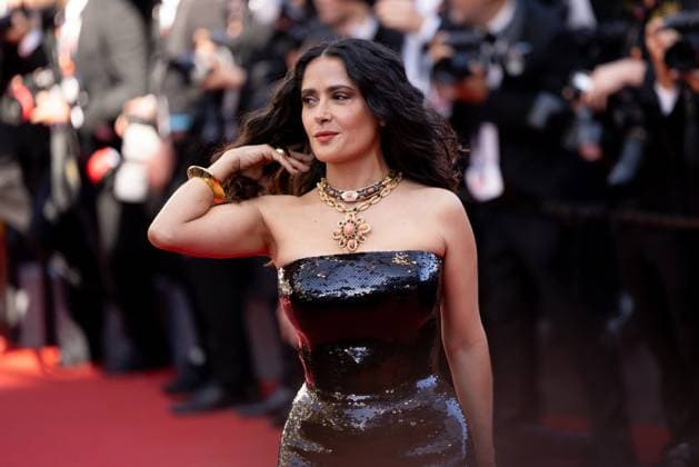 77. Internationalen Filmfestspiele von Cannes Cannes, Frankreich - 18.5.2024: Salma Hayek bei der Premiere von Emilia Perez auf dem Roten Teppich vom Palais des Festivals während der 77. Internationalen Filmfestspiele von Cannes. Die 77. Internationalen Filmfestspiele von Cannes finden vom 14. bis 25. Mai 2024 statt. Provence-Alpes-CÃ te d™Azur