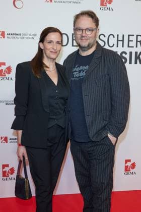 Ulrike Frank mit Ehemann Marc Schubring - Deutscher Musikautoren Preis 2025 im Hotel Ritz Carlton in Berlin am 27.02.2025. Deutscher Musikautoren Preis 2025