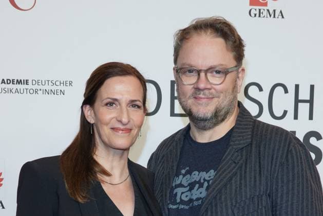 Ulrike Frank mit Ehemann Marc Schubring - Deutscher Musikautoren Preis 2025 im Hotel Ritz Carlton in Berlin am 27.02.2025. Deutscher Musikautoren Preis 2025