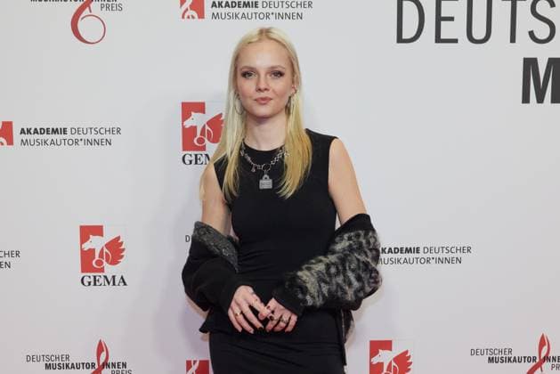 Paula Hartmann - Deutscher Musikautoren Preis 2025 im Hotel Ritz Carlton in Berlin am 27.02.2025. Deutscher Musikautoren Preis 2025