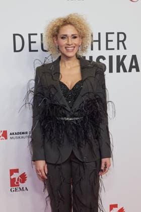 Sabrina Weckerlin - Deutscher Musikautoren Preis 2025 im Hotel Ritz Carlton in Berlin am 27.02.2025. Deutscher Musikautoren Preis 2025