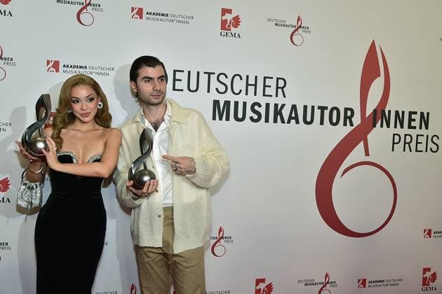 16 MusikAutorenPreis 2025 Erfolgreistes Werk, WUNDER, Ayliva, bürgerlich Elif Akar, Berken Dogan aka. Berky, Musik Produzent beim 16. MusikAutorenPreis 2025 im Hotel Ritz Charlton in Berlin, am 27.02.2025
