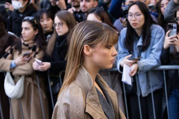 Entertainment Themen der Woche KW09 Entertainment Bilder des Tages News - Emporio Armani - Arrivals - Milan Fashion Week - Womenswear Fall Winter 2025 2026 Isobel Richmond is seen arriving at the Emporio Armani fashion show during the Milan Fashion Week - Womenswear Fall Winter 2025 2026 on February 27, 2025 in Milan, Italy. Photo: Cinzia Camela. MILAN Via Bergognone Italy Copyright: xCinziaxCamelax xLiveMediax LPN_1756611